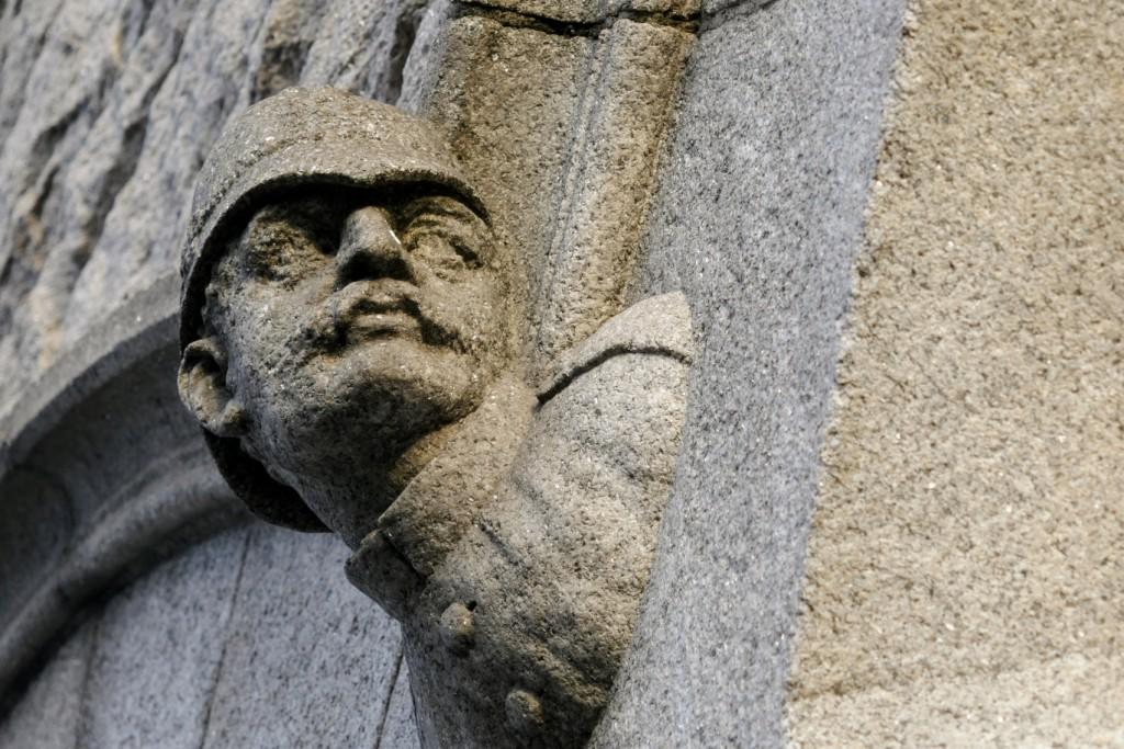 Look up! A carved stone constable's helmeted head outside the Dublin Pearse Street Garda (Police) Station, built 1915. Reminded me of the heads on the corbels of 13th century Ennis Friary (see earlier post).