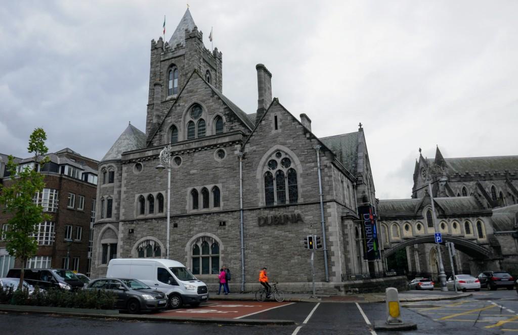 Dublinia, a historical recreation museum, is located in the heart of the medieval city in Synod Hall, across from Christ Church Cathedral.