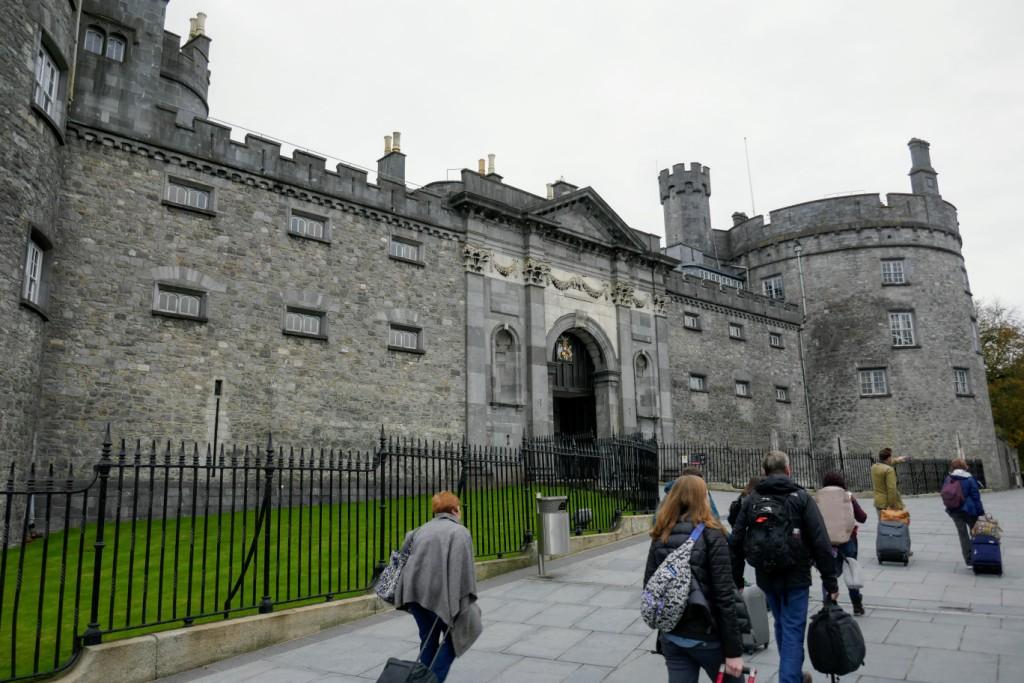 Walking up The Parade past the south wing of Kilkenny Castle.