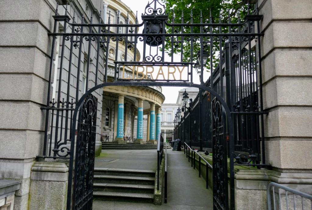 The entrance to the National Library of Ireland, located in the same block as the National Gallery, the National Museums of Archaeology and Natural History, and Leinster House, seat of the Irish national parliament.